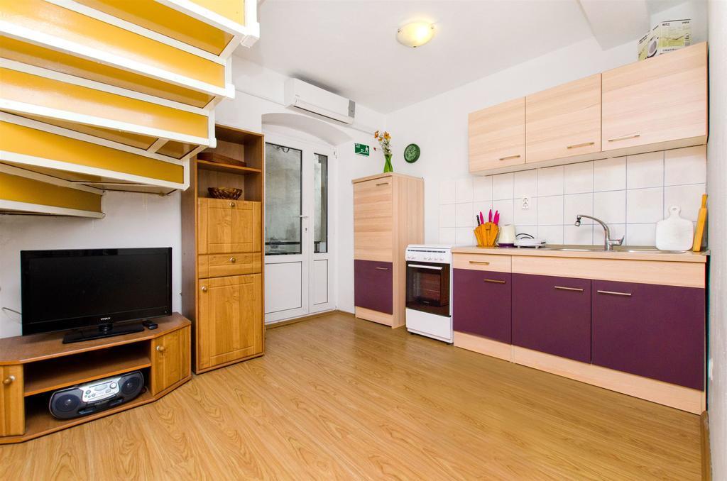 Apartment Mandic Omiš Exterior foto